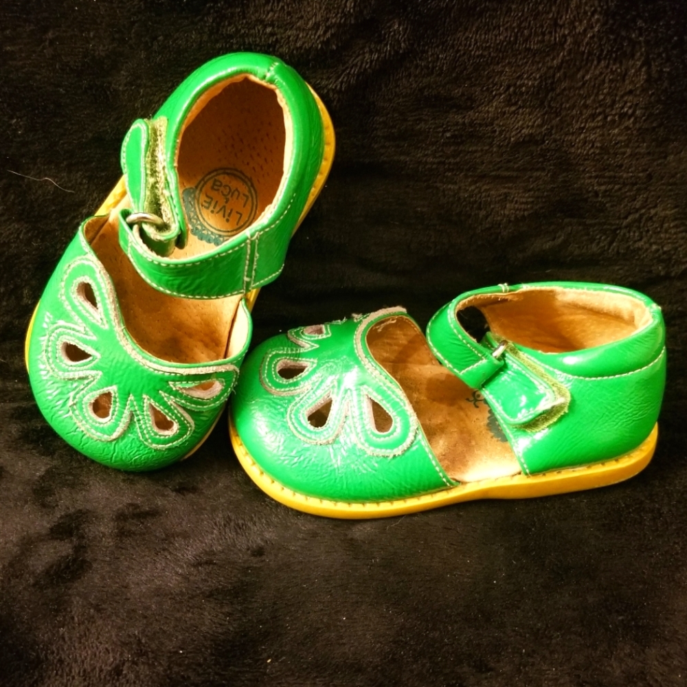 Livie & Luca patent leather Mary Janes Size 5